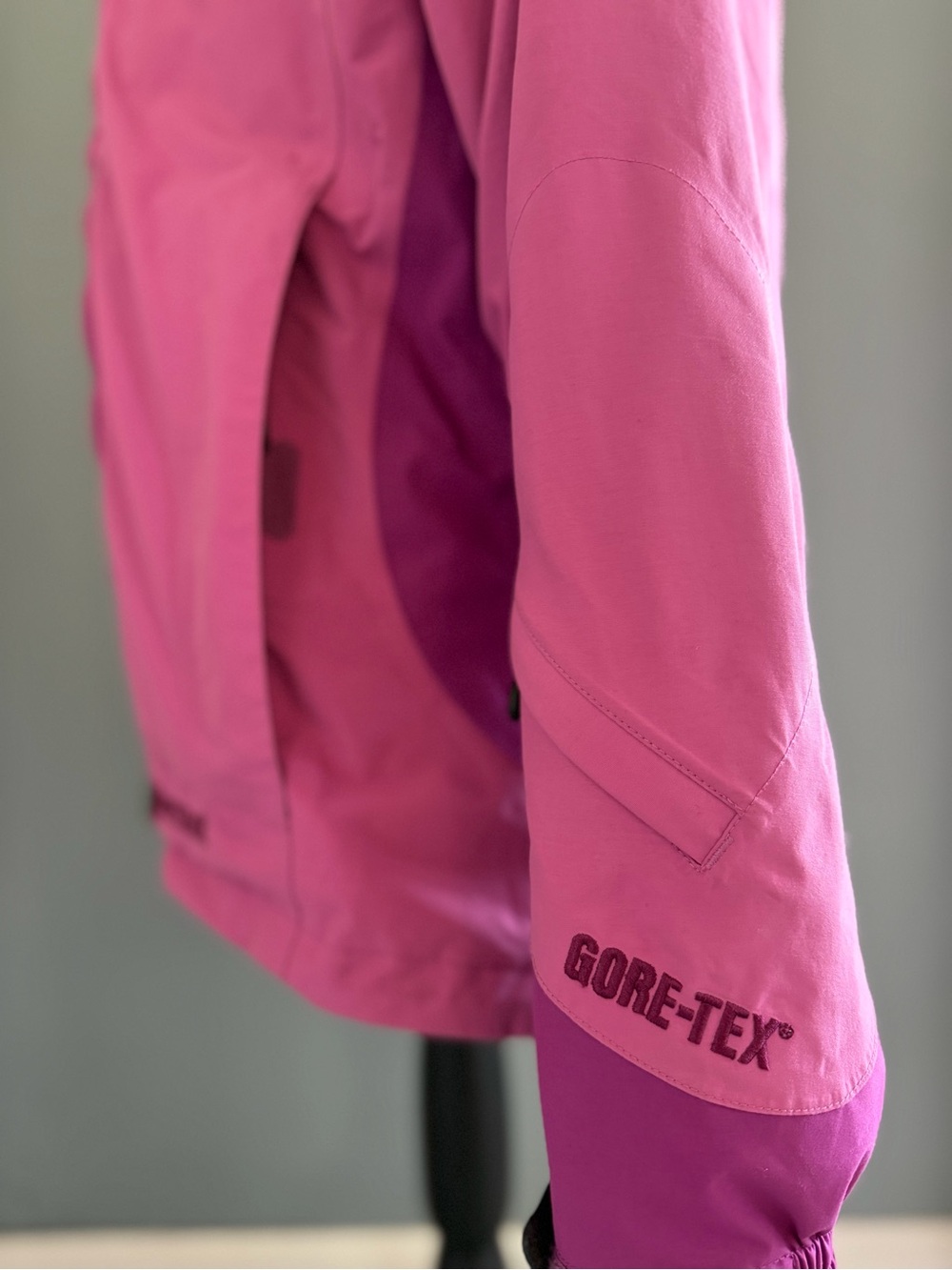 Marmot Women’s Gore-tek Ski Jacket. Size S. - Picture 4 of 5